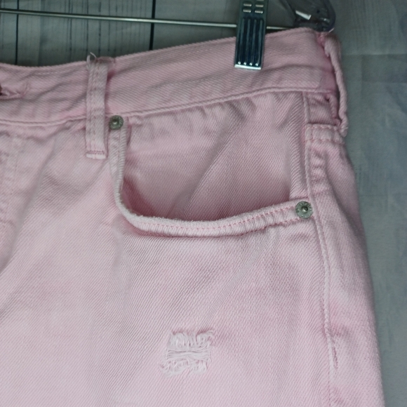 We The Free Pink Distressed Frayed Hem Women Shorts - Picture 3 of 14